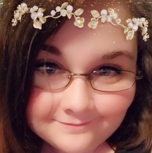 Meet your Posher, Nichole - Picture 1 of 1